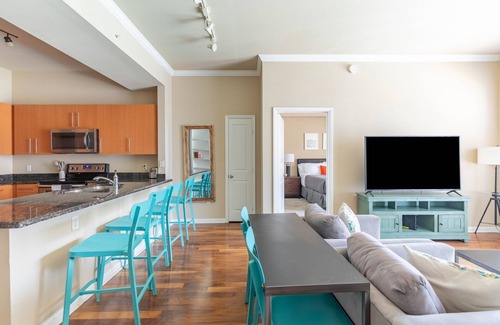 Cityplace Apartment | Executive Suite With Pool & Gym