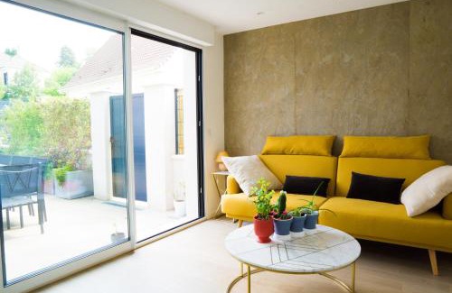 Orgeval House | EXIGEHOME - Chambre d'hôte avec jacuzzi et jardin paysagé, partagé