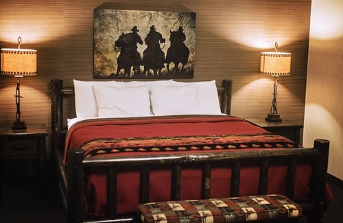 Independence Hotel | Expanded King Bunk Bed, Stoney Creek KC, Room for the Crew | 2 Units