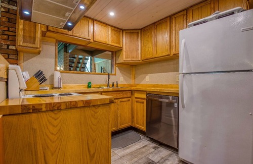 North Conway House | Expansive lodge| 9 Br | Indoor Pool | Sauna | Game Room | 3 Bath