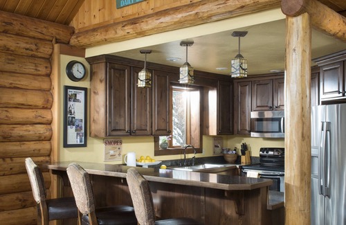 West Glacier Cabin | Expansive Log Home Lodge with Resort Amenities