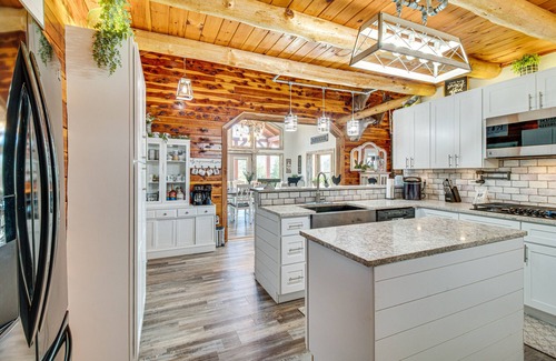 Clarkridge House | Expansive Mountain Home Rental w/Yard & Fire Pit!