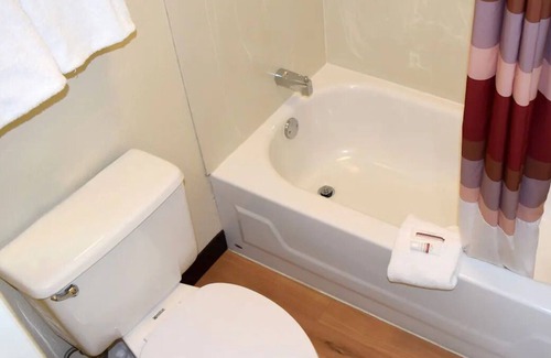 Bowmansville House | Experience a Weekend of Fun! Pet-friendly, FREE Parking, Near Glen Falls!