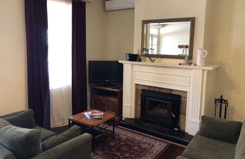 Greenock Cottage | Experience all the Barossa Valley has to offer in a delightful heritage cottage.