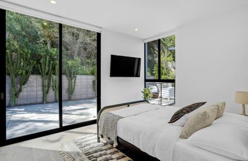 Hillcrest House | Experience Eco-Luxury at its Finest - Centrally Located Clea House in San Diego!