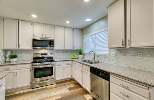 Green Valley North House | Experience luxury in Green Valley, just a hop away from Tropicana