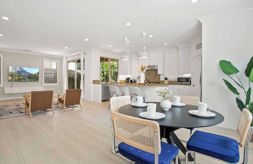 Woodbury House | Experience Luxury Living at Hanging Garden Retreat: Amazing Royal Getaway #58