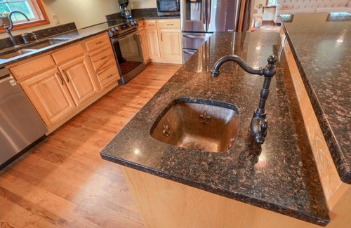 McArthur Cabin | Experience nature at your doorstep! Four bedroom cabin near Hocking Hills