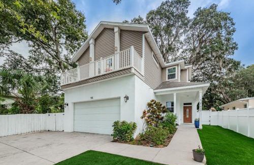 Tarpon Springs Villa | Experience Our Little Bit of Paradise Near Beaches