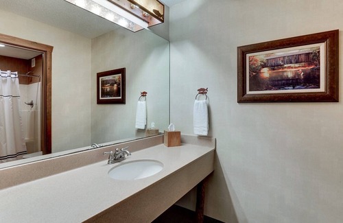 Johnston Hotel | Experience Rustic Charm! Near Des Moines Art Center & Dining | 2 Units