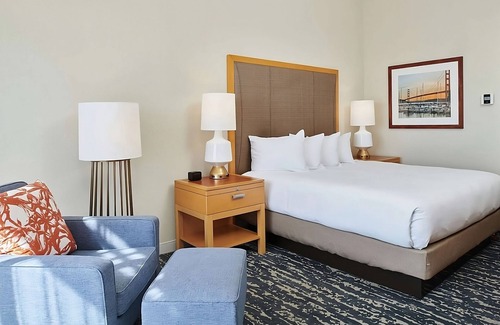 Berkeley House | Experience Soothing Moments & Luxury! Indoor Pool, Balcony, Near Keller Beach