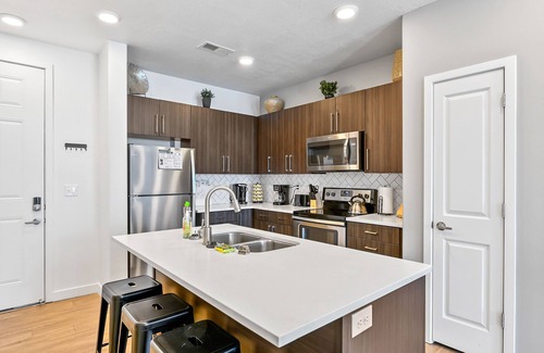 Draper Apartment | Experience South Valley charm, just a 9-min drive to Thanksgiving Point
