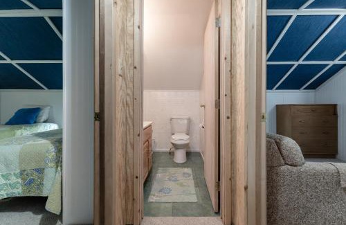 Pentwater House | Experience the charm of Silver Lake at Parrothead Retreat