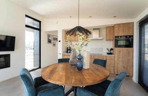 Enkhuizen House | Experience the luxury and comfort of Chalet Suydersee Huys No. 462