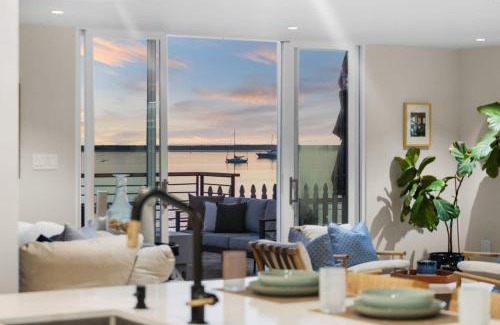 El Granada House | Experience the Pinnacle of Coastal Living at Harbour House