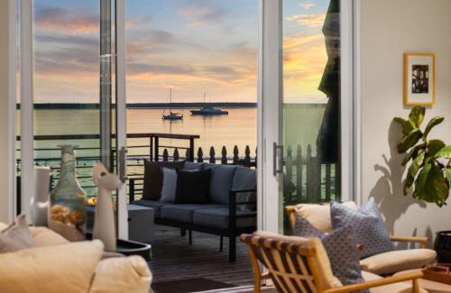 El Granada House | Experience the Pinnacle of Coastal Living at Harbour House
