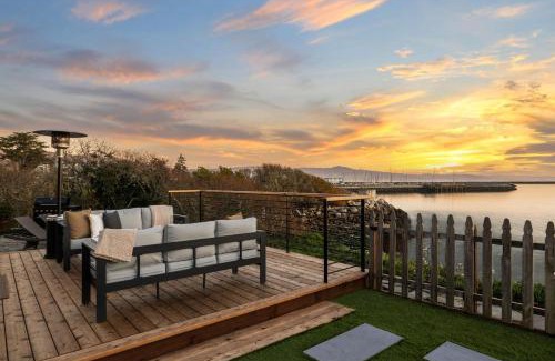 El Granada House | Experience the Pinnacle of Coastal Living at Harbour House