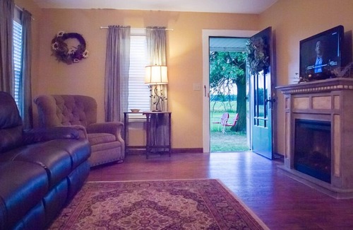 Parsons Other | Experience The Quiet Of The Farm With Upscale Amenities.