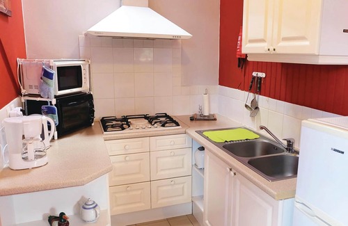 Wirwignes Apartment | Experience this inviting holiday apartment near the northern French coast.