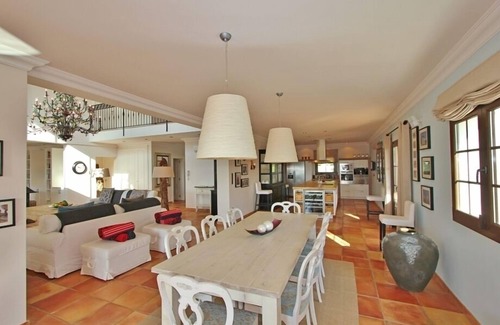 Moravit Villa | Experience Ultimate Luxury and Convenience at our 5-Star Villa with Private Pool