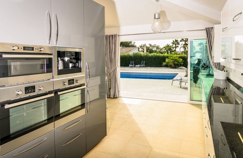 Costa Nova Villa | Experience Unrivalled Luxury: Private 6-Bed Villa Escape with Hot Tub, Bar, WiFi