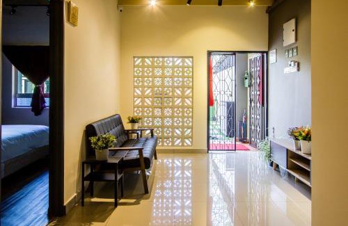 Benggali House | Explore 5BR Gardenhouse Retreats (Free Parking)