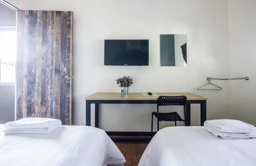 Benggali House | Explore 5BR Gardenhouse Retreats (Free Parking)