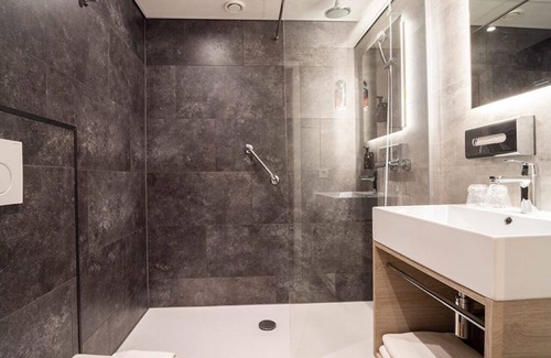 Doorwerth House | Explore Arnhem from a Quiet Doorwerth Hotel Retreat by the Woods