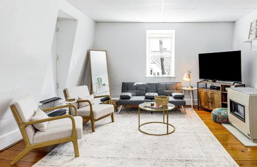 Worcester Apartment | Explore Dtwn, Parks and Colleges Cozy Worcester Apt