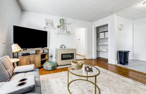 Worcester Apartment | Explore Dtwn, Parks and Colleges Cozy Worcester Apt