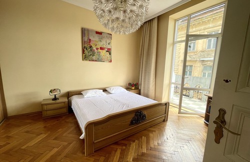 Halyts'kyi district Apartment | Explore Lviv from Comfy Apt in Halytskyi District