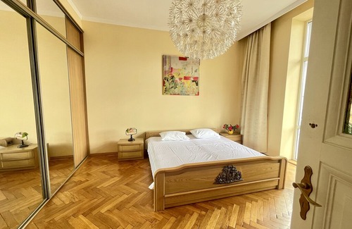 Halyts'kyi district Apartment | Explore Lviv from Comfy Apt in Halytskyi District