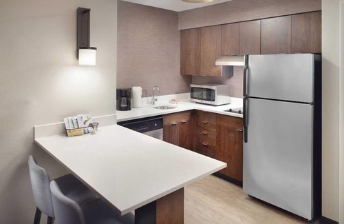 Morrisville Apartment | Explore Morrisville! Unit with Fully-equipped Kitchen! FREE Breakfast & Pool!