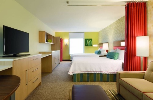University House | Explore Waco with Ease – Stay with Kitchen & Parking, Walk to Magnolia Market &