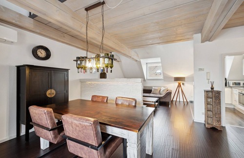 Boeblingen Apartment | EXQUIS 2.5BR Maisonette JACOBSEN I Centre I AirCon I Home Office i Balcony