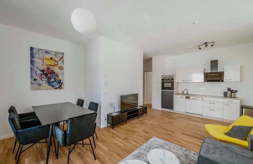 Boeblingen Apartment | EXQUIS Luxus 2BR Apartment ETRO I Balcony I Family-friendly I Mercedes I Office