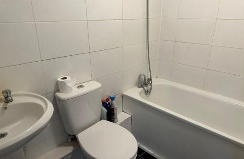 Cray Valley East Apartment | Exquisite 1 Bedroom