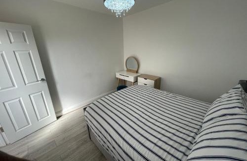 Cray Valley East Apartment | Exquisite 1 Bedroom