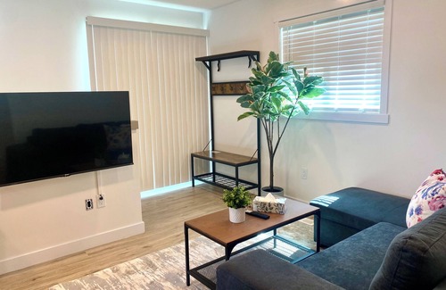 Southeast Edmonton Apartment | Exquisite Guest House