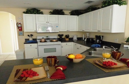 Tuscan Ridge Villa | EXQUISITE VILLA - 2 Master Suites, Pool South+Spa, Gas BBQ, Game Room, WIFI