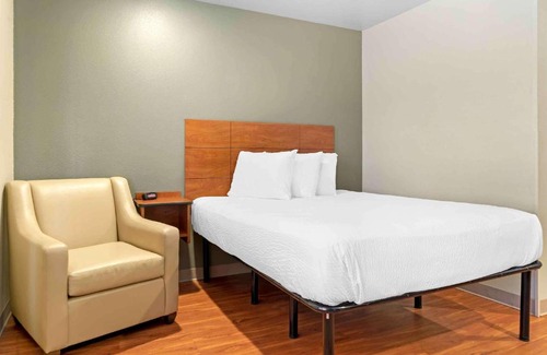 Wyoming Hotel | Extended Stay America Select Suites - Grand Rapids - Wyoming
