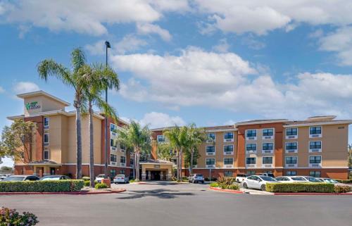 Orange Hotel | Extended Stay America Suites - Orange County - Katella Ave