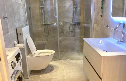 Norrahammar Apartment | Extraordinary apartment with double shower