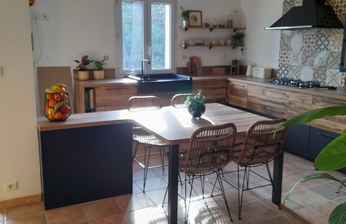 Eyguieres Villa | Eyguieres, charming little village at the gates of the Alpilles