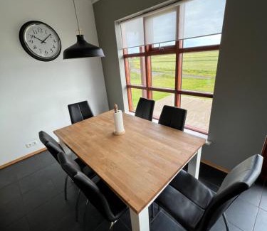 Hvolsvollur House | Fíflholt