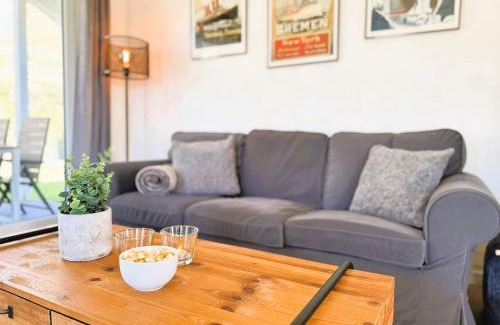 Grundhof House | Fördezauber - Ruhiges Ferienhaus mit eingezäuntem Garten und Kamin