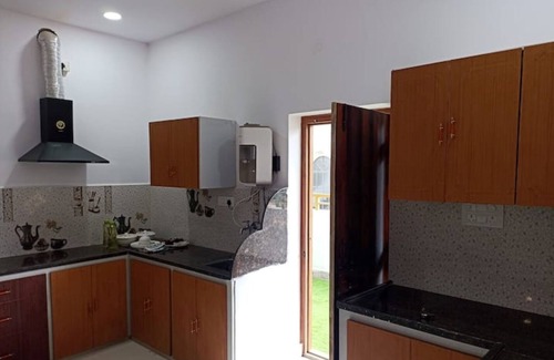Hyderabad Apartment | F1 bedroom hill view unit with covered parking