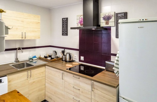 Alameda Apartment | F2 3 bedrooms Apartment with Balcony/WIFI/Air Conditioning/Kitchen in Historic Center