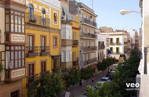 Alameda Apartment | F2 3 bedrooms Apartment with Balcony/WIFI/Air Conditioning/Kitchen in Historic Center