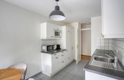 Breite Apartment | Fab Breite 2BR w/Storage, 4 min to Main Station, by Blueground
